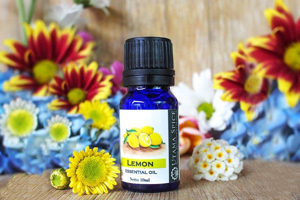 

Lemon Essential Oil